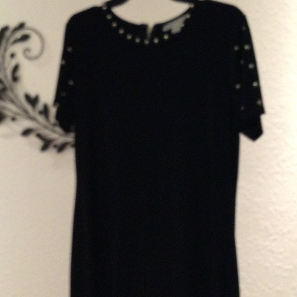 Dress - Picture 3 of 4